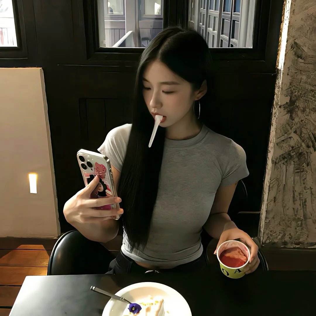 目露凶光